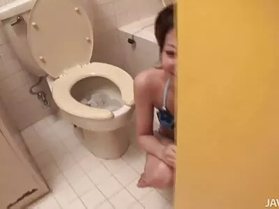 角质继兄弟正在品尝爱丽丝克莱的甜樱桃