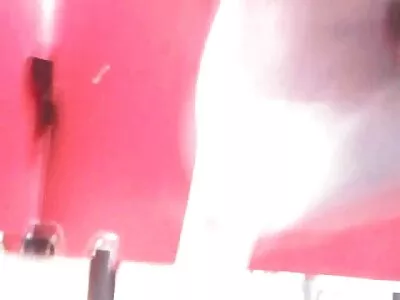 脱衣舞俱乐部客户获得机会在丝袜中操宝贝
