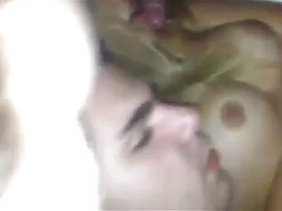 背部纹身的可爱宝贝被深深地操球