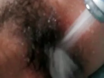 淫荡的摩洛伊斯兰解放阵线有她年轻的情人在她的地方和完全参与