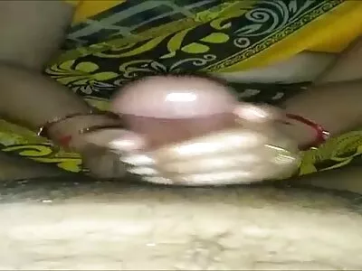 丰满厚颜无耻的拉丁得到她的混蛋钻孔