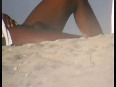 短发金发熟女被机器性交