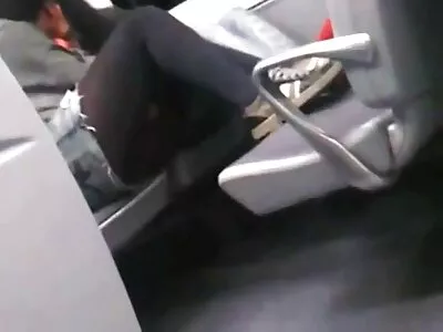 大胆的丰满荡妇在医生的办公室被性交