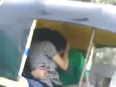 俄罗斯硬汉肛门在沙发上伸展顺从的青少年