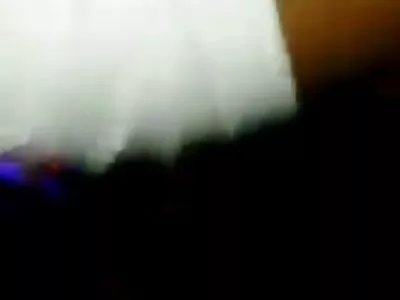 丰满的青少年将她的战利品洞交给性感的情妇