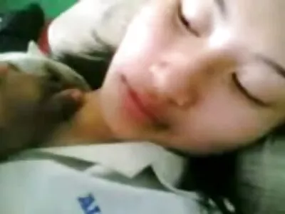 精湛的女同性恋与两个漂亮的黑发女士