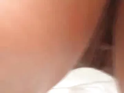 胖乎乎的摩洛伊斯兰解放阵线让她的两个洞都营业