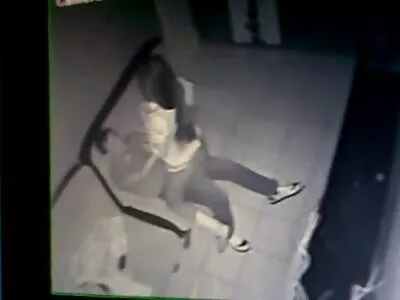 摩洛伊斯兰解放阵线准备在沙发上与陌生人进行性冒险