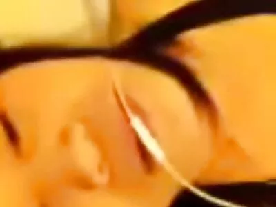 苗条的俄罗斯美女被一个高大的色情演员撞了