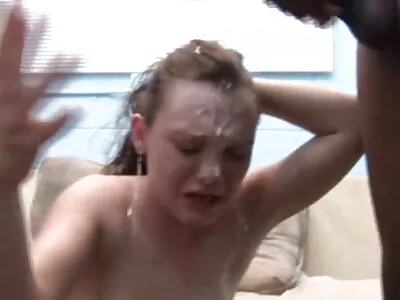 早上喝咖啡和性交与一个厚实的拉丁小妞