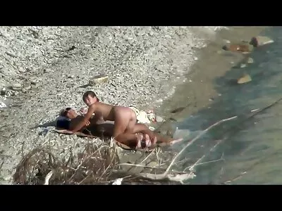 纹身宝贝和男人诱惑秃头男双性恋三人行