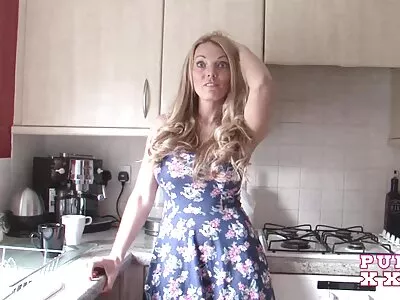 Bootylicious Latina 窒息在 POV 中的青少年家伙的大公鸡